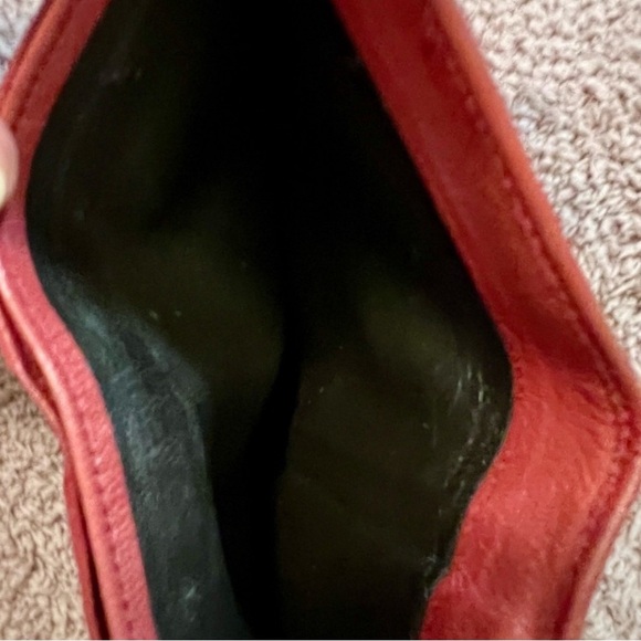Gucci Red Leather Wallet - Picture 9 of 9